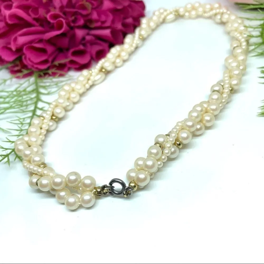 VINTAGE⚜️Spiraled Cultured Faux Pearl Beaded Necklace